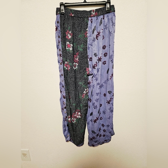 Tienda Ho Floral Patch Mirrored Purple and Black Rayon Pants Women's One Size - Picture 5 of 8